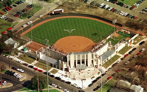 5 Best Features Of Texas University Baseball Field