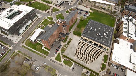 5 Perks Of Living In Lawrinson Hall At Syracuse University