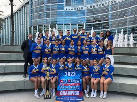 5 Spirited Facts About San Jose State Cheerleaders