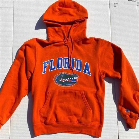 5 Ways To Rock A University Of Florida Windbreaker