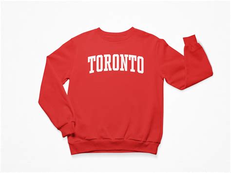 5 Ways To Rock A University Of Toronto Sweatshirt