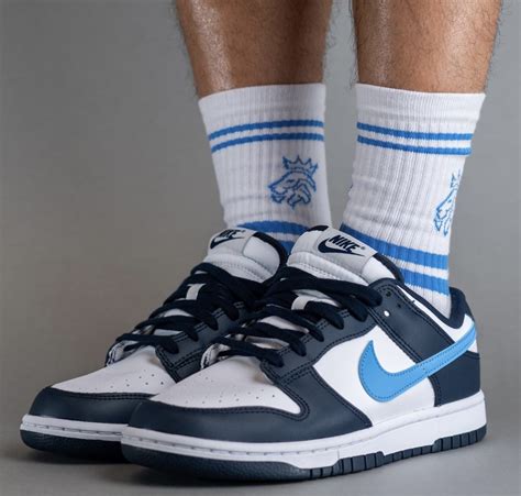 5 Ways To Style Midnight Navy University Blue Dunks