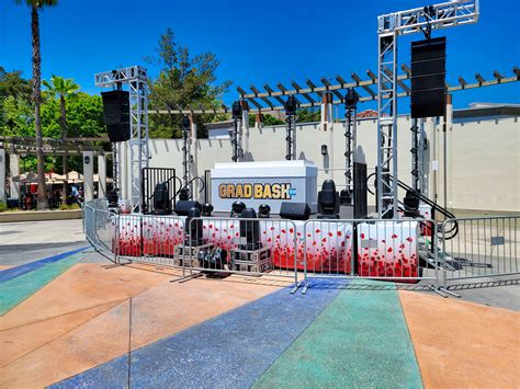 5 Ways To Survive Grad Bash At Universal Studios Hollywood