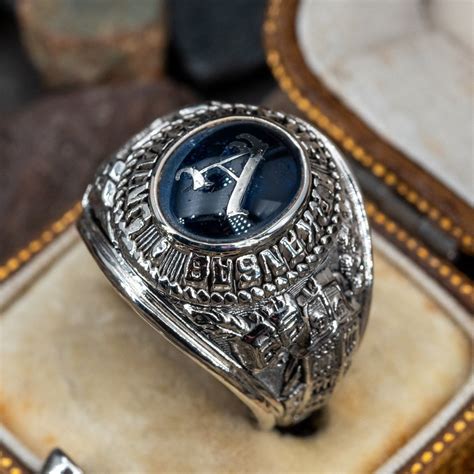 5 Ways To Wear Your University Of Arkansas Class Ring