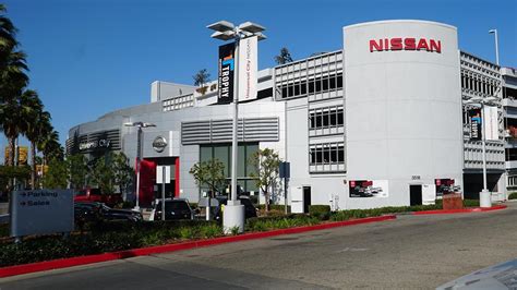 5 Ways Universal City Nissan Service Center Exceeds Expectations