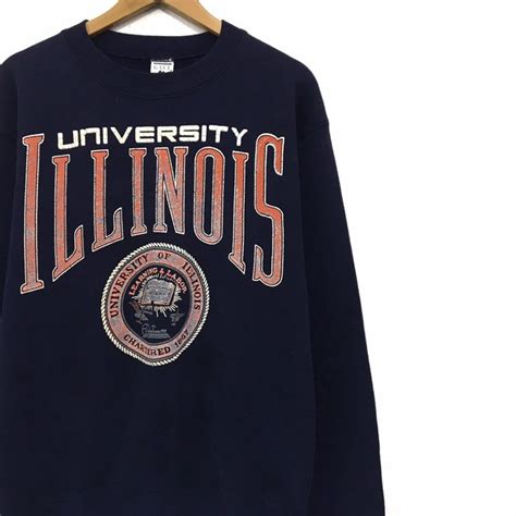 6 Ways To Rock A Vintage University Of Illinois Sweatshirt