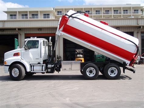 7 Benefits Of Universal Body Trucks