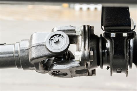 7 Signs Of A Failing Universal Joint