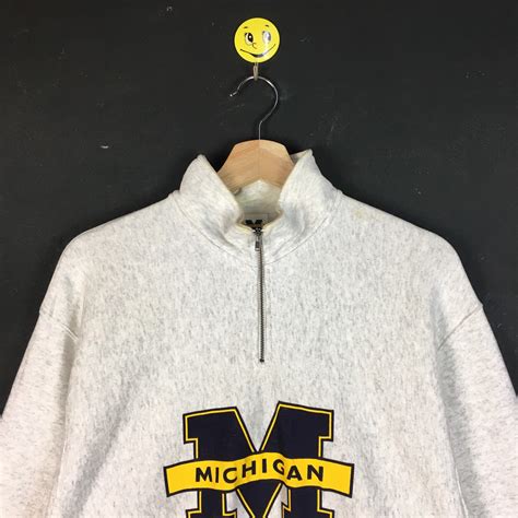 7 Ways To Rock A Vintage University Of Michigan Sweatshirt