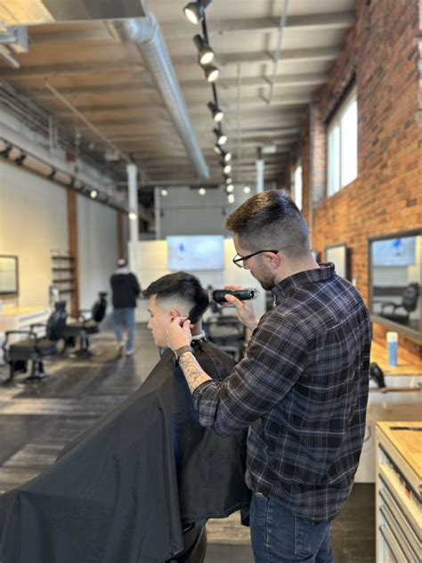 Barbers On University Ave: Expert Cuts And Grooming Services