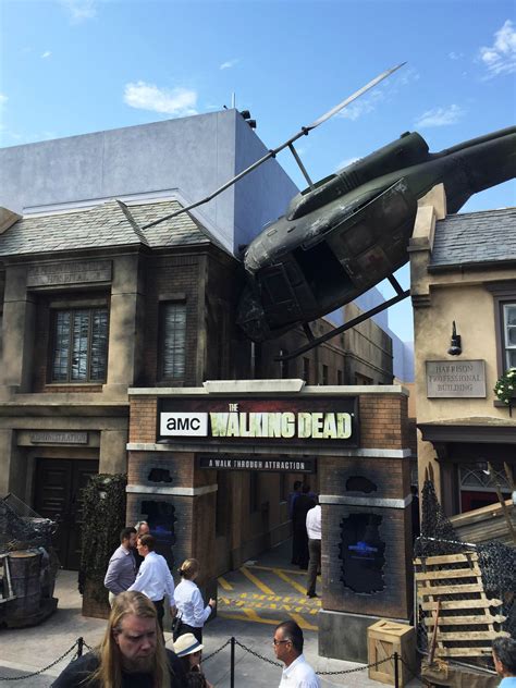 Experience The Walking Dead At Universal Studios