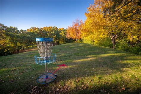 Explore Bethel Universitys Disc Golf Course: 5 Key Features