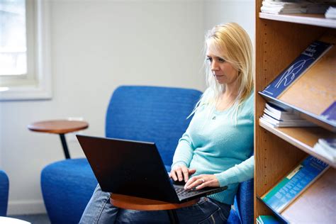 Exploring Resources At Frontier Nursing University Library