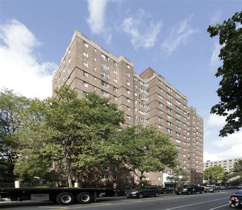 Living In Style At University Towers Brooklyn