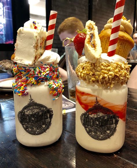 Top 10 Must-Try Foods At Universal City Walk