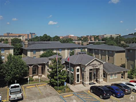 Top 5 Amenities At University Club Apartments Huntsville Tx