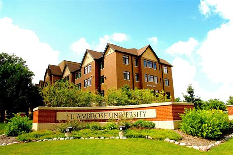 Top 5 Hotels Near St Ambrose University