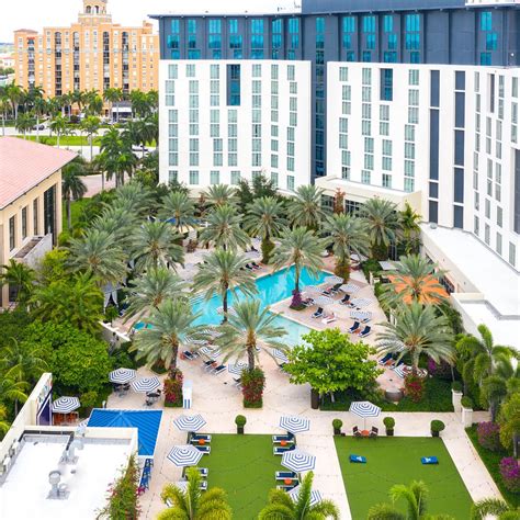 Top Hotels Near West Florida University Campus