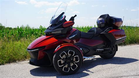 Universal Can Am Spyder: Ultimate Ride Experience