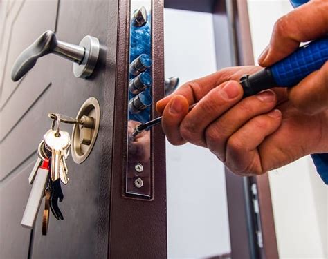 Universal Locksmith Services For Emergency Lockouts