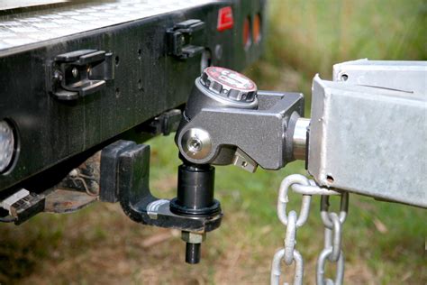 Universal Trailer Hitch For Any Vehicle Type Made Easy