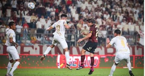 Universitario Vs Monterrey: Alineaciones Y AnáLisis Del Partido