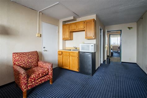 University Hotel & Suites Cleveland Ohio: Comfortable Downtown Stay