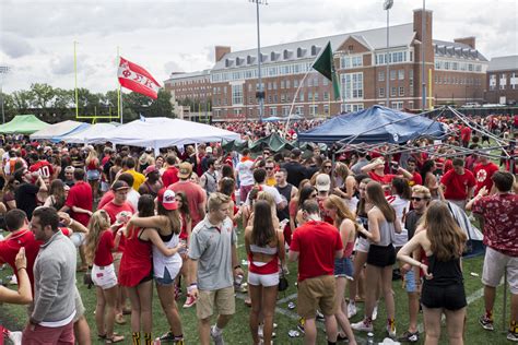 University Of Maryland Tailgating: Ultimate Fan Guide